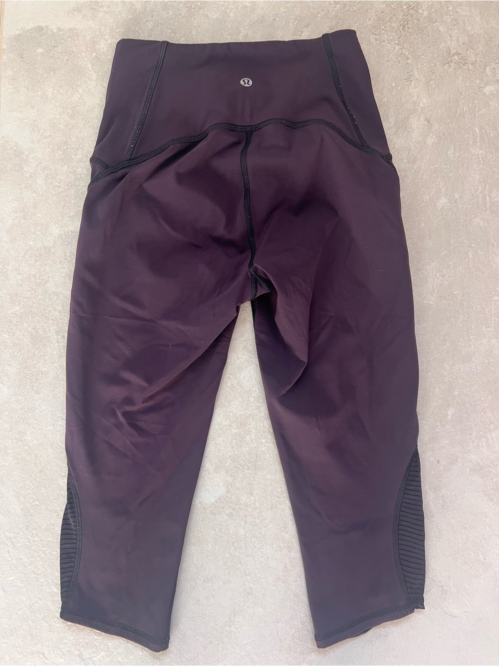 Lululemon Lean In Crop - size 4 - Picture 3 of 5